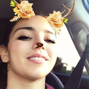 Meet your Posher, Niki